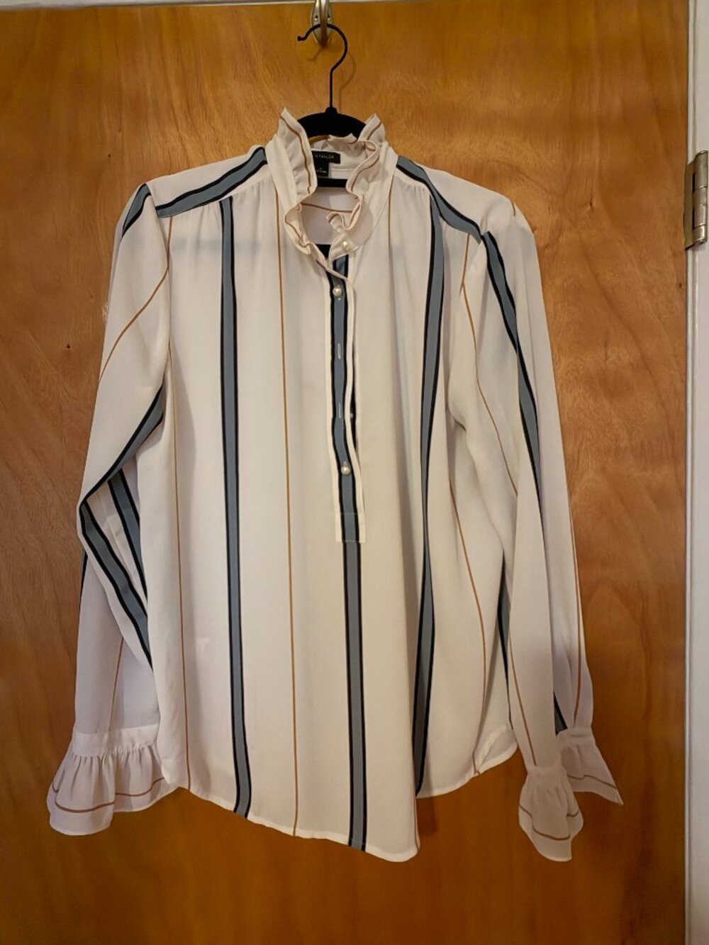 Ann Taylor Ivory Striped Ruffle Neck Blouse Pearl Buttons Ruffle Cuff M